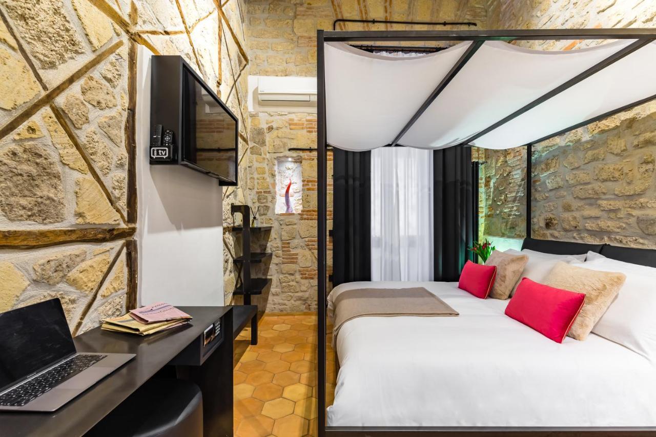 Palazzo Residenza Madre By Dimorra Hotel Napoli Bagian luar foto